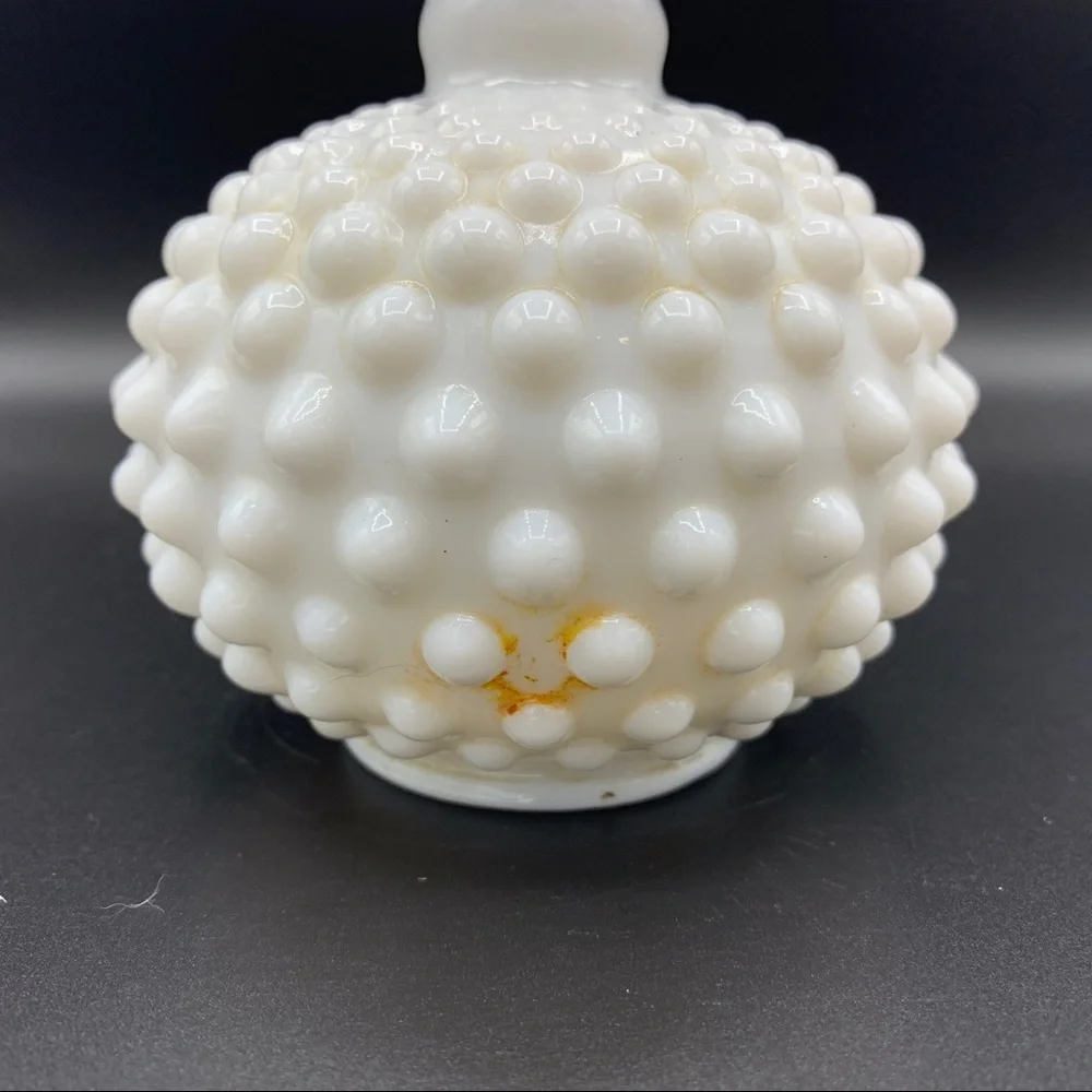 Vintage Fenton Milk Glass Hobnail Perfume or potion Bottle - Picture 6 of 8